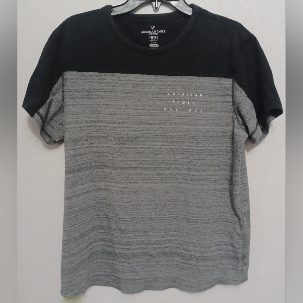AMERICAN EAGLE OUTFITTERS Men's T-Shirt S/S Gray & Black Flex Activewear Large